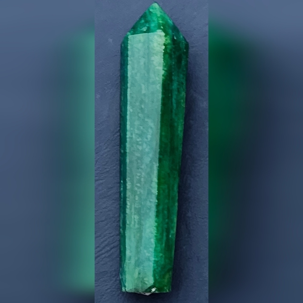 Green Moonstone Tower, also known as Garnierite. - Picture 3 of 4